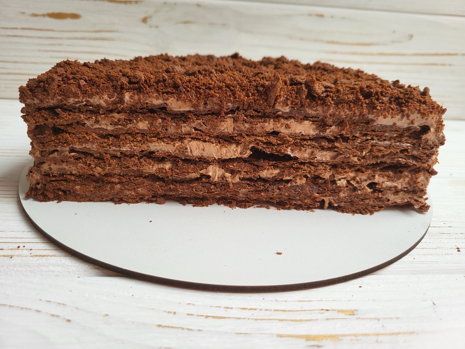 Торт Наполеон у Лісабоні на замовлення — тонкі шари листкового тіста з ніжним кремом, класика як удома.