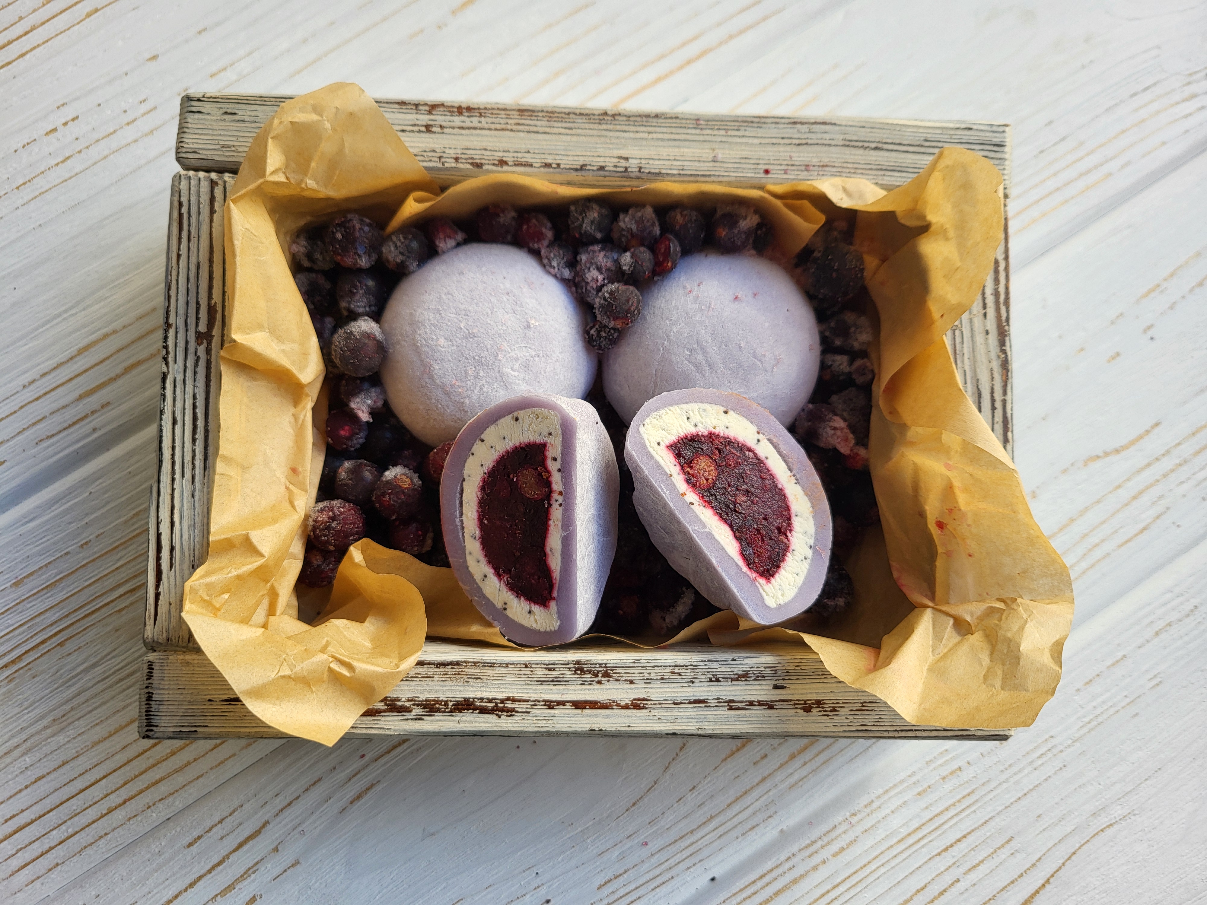 Моті: чорна смородина-мак