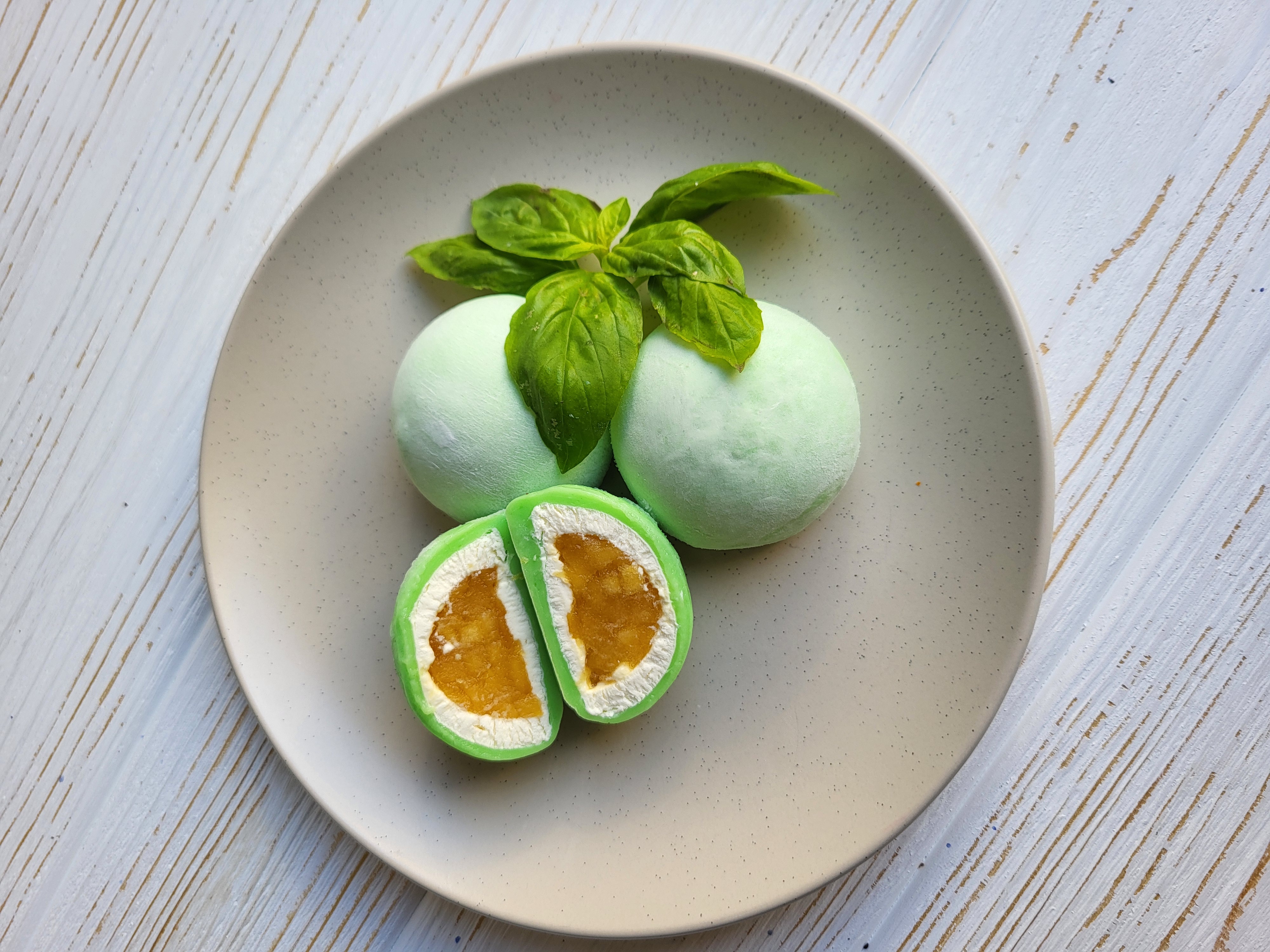 Моті: зелене яблуко-базилік