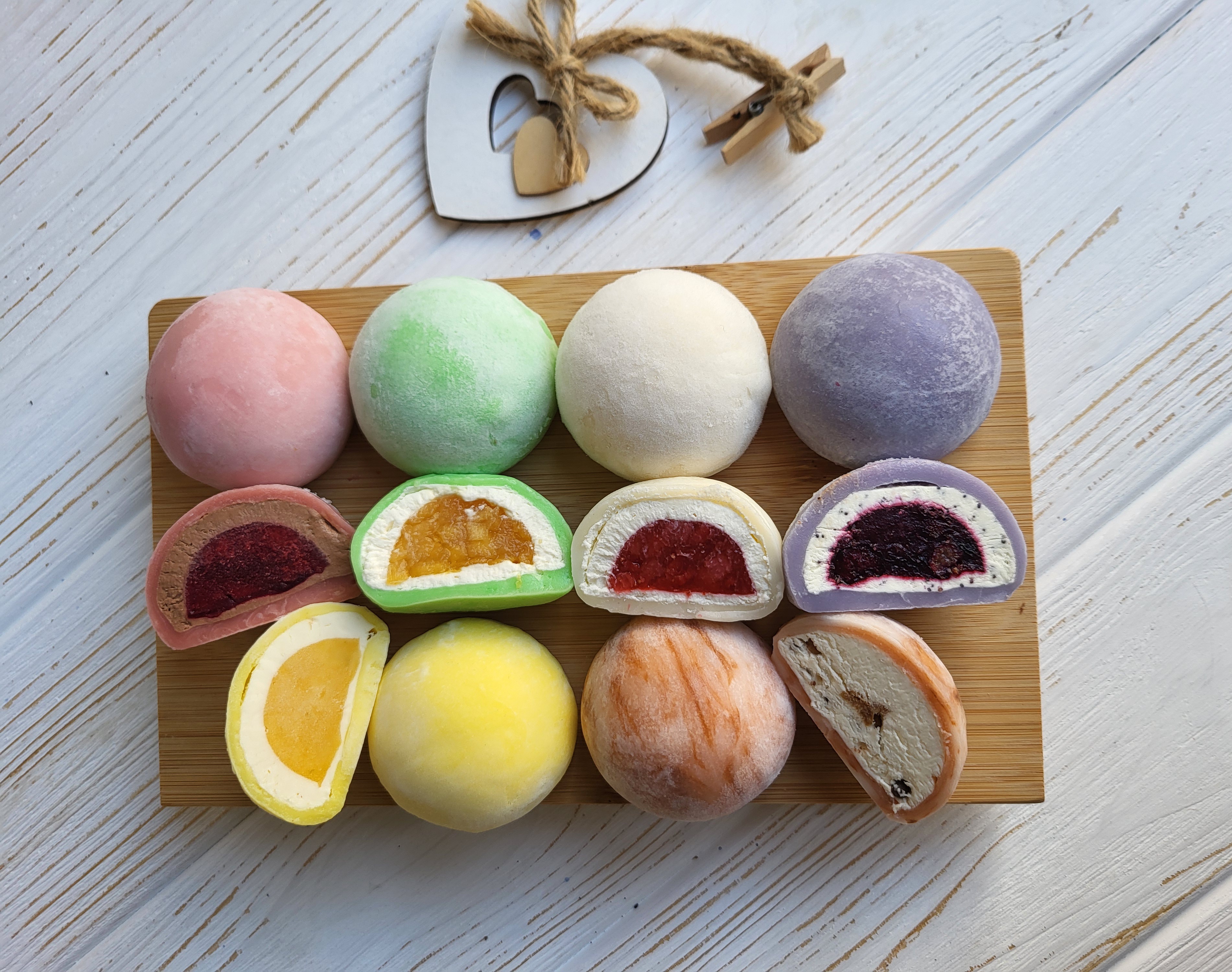 Моті на замовлення в Лісабоні — рисовані кульки з різними смаками.