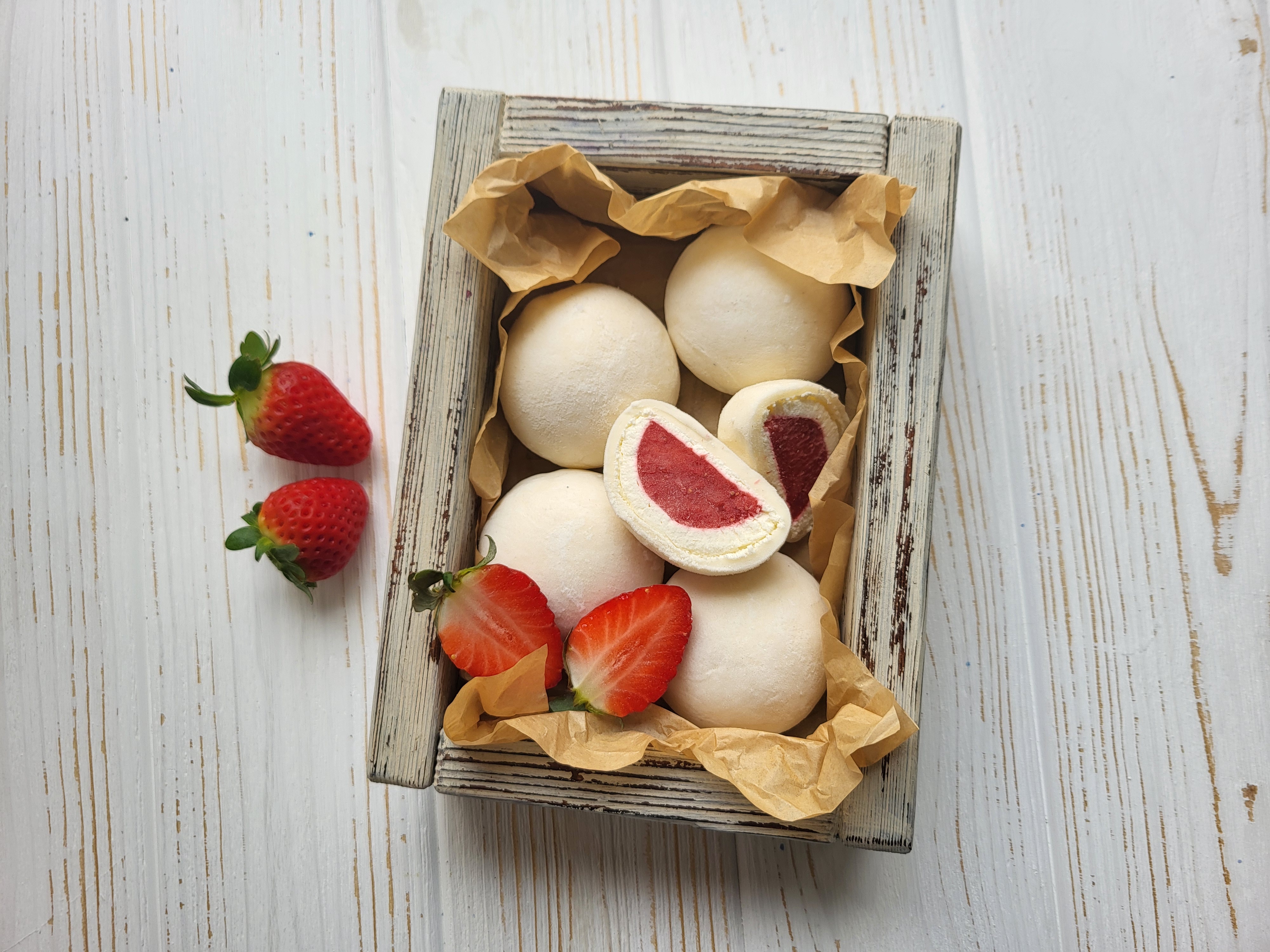 Моті: полуниця-м'ята-ваніль